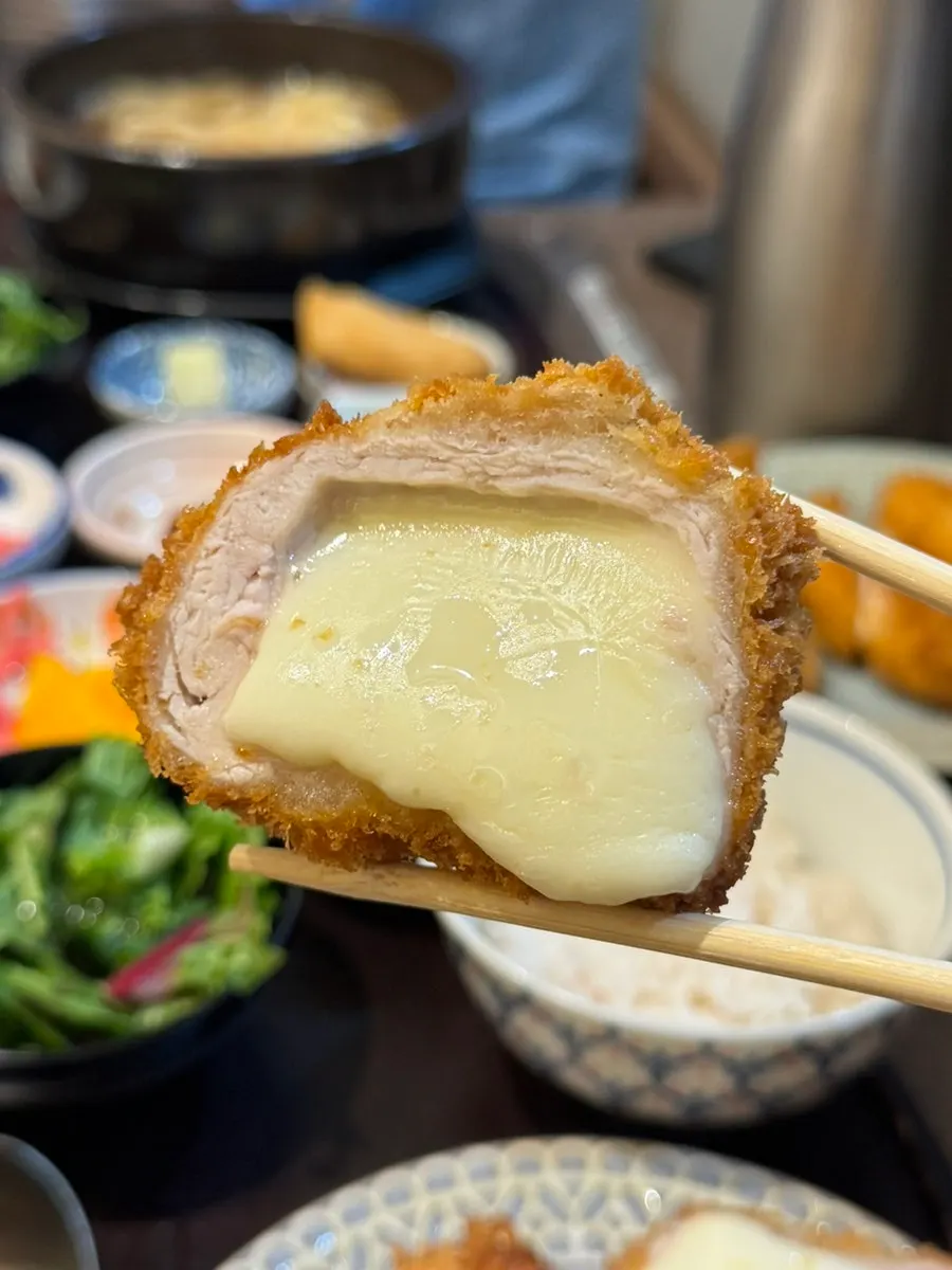 결이 고운 안심카츠 단면