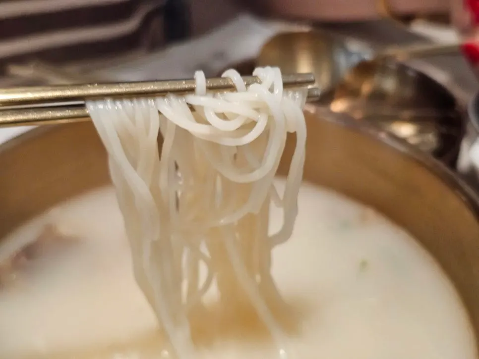 Milky gomtang with Korean beef