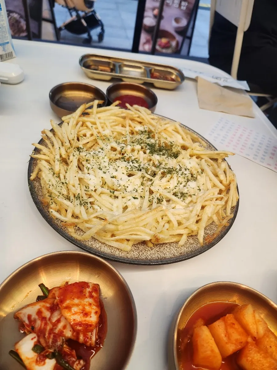 우슴 판교점 바삭치즈감자채전