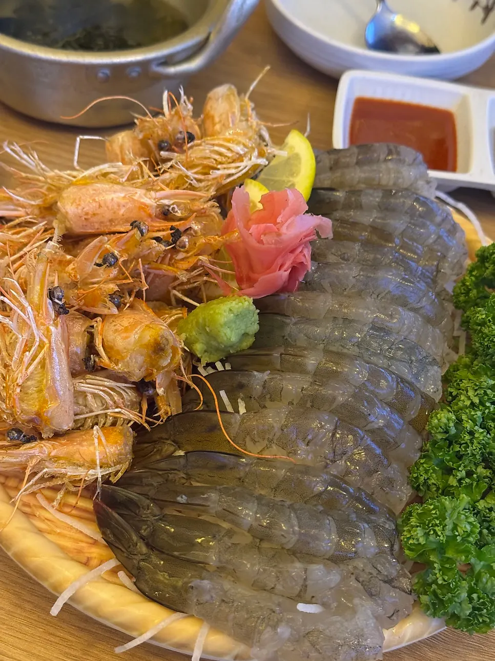 A plate of raw shrimp sashimi at Parang Haenyeojip Jongno Branch