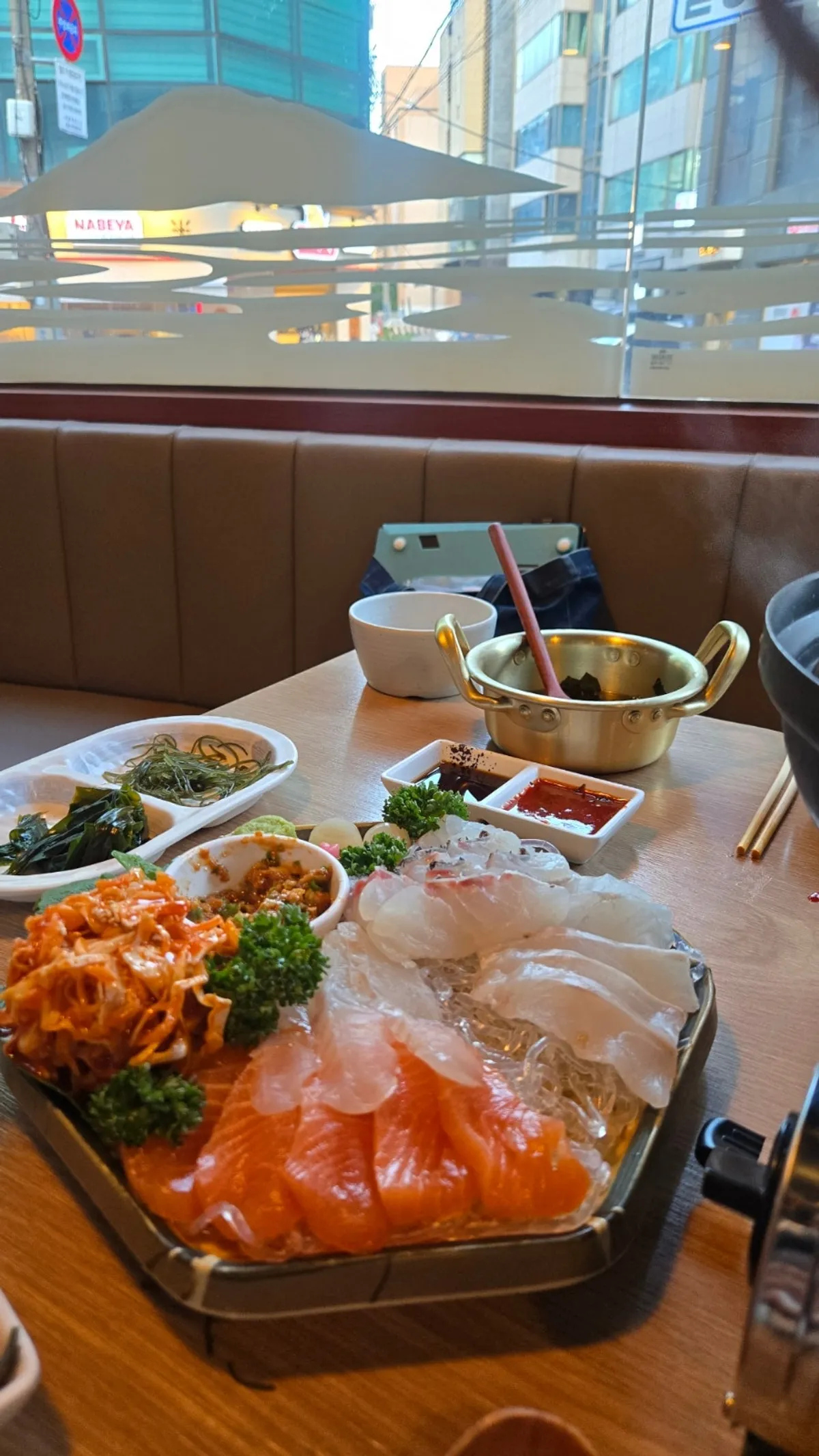 윤기 도는 숙성회 모둠소 클로즈업