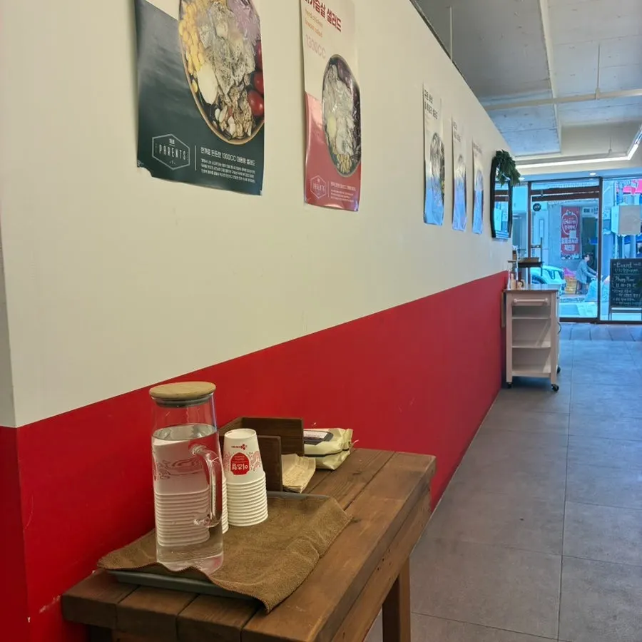 White-toned interior of PARENTS Coffee & Salad