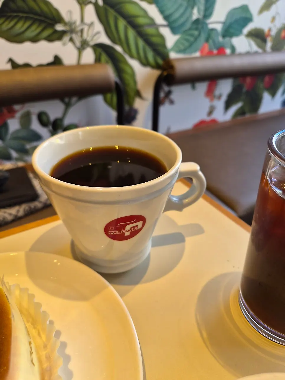 A cup of Pascucci Americano