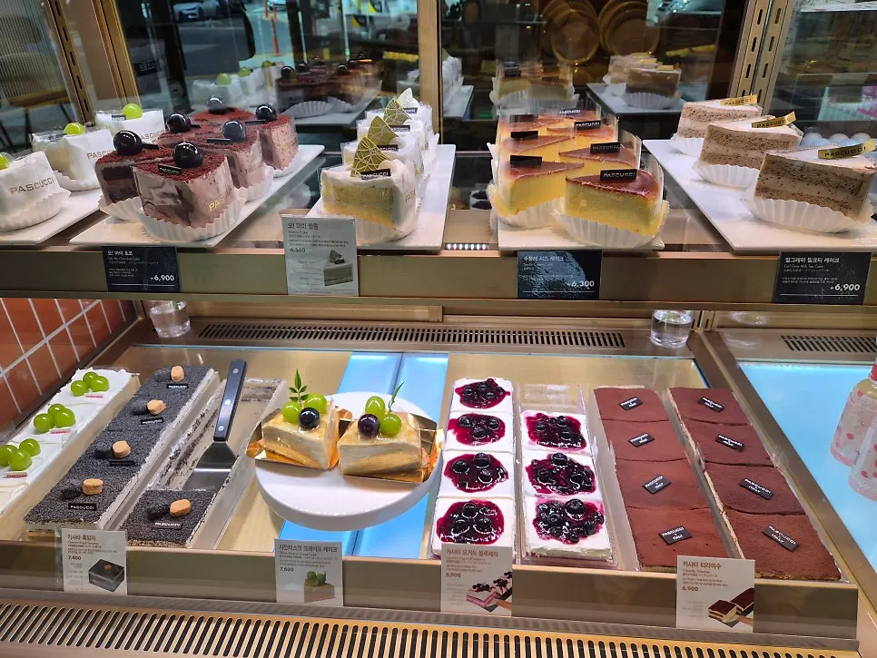 Showcase display of cakes