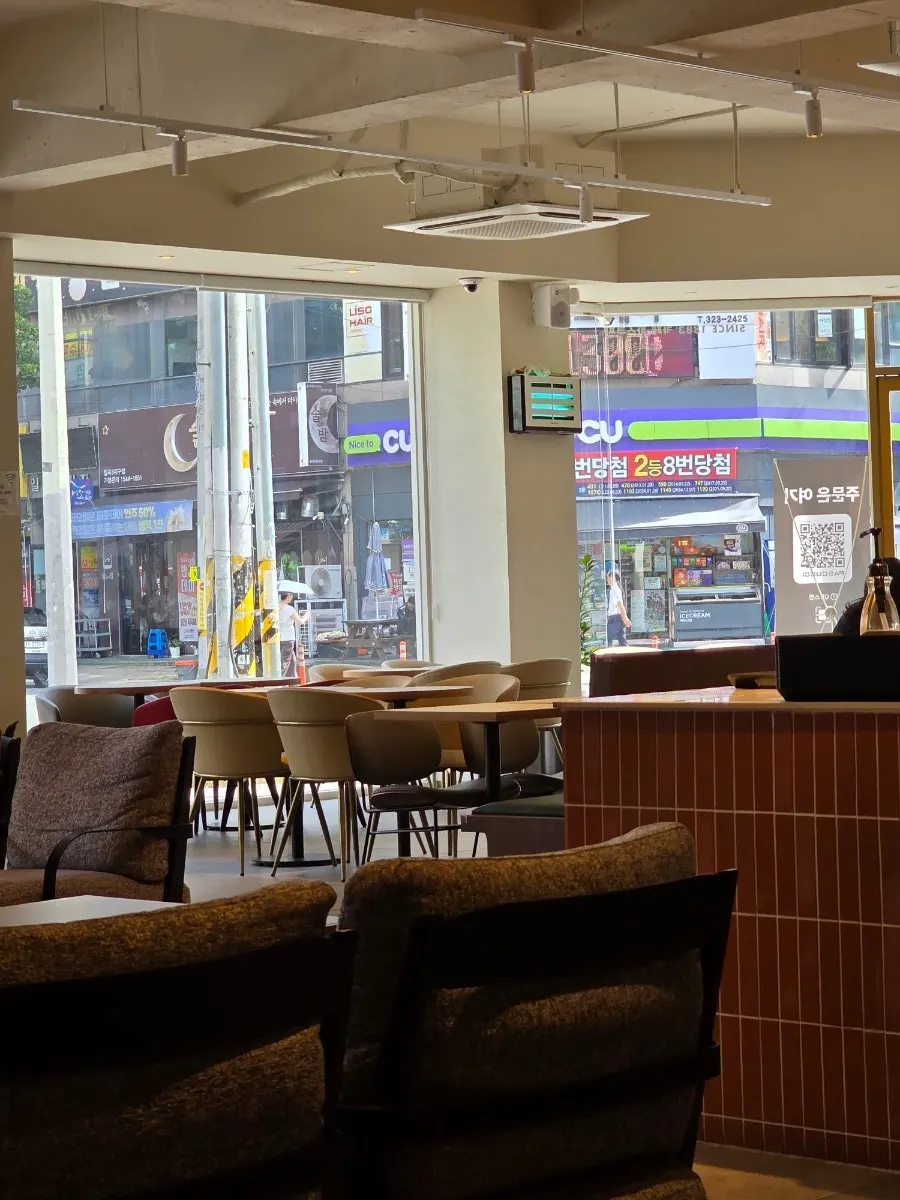 Spacious, clean seating inside the Pascucci store