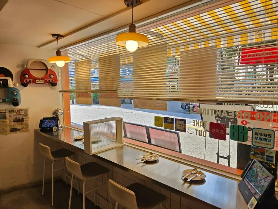 Seating in the casual-atmosphere dining room
