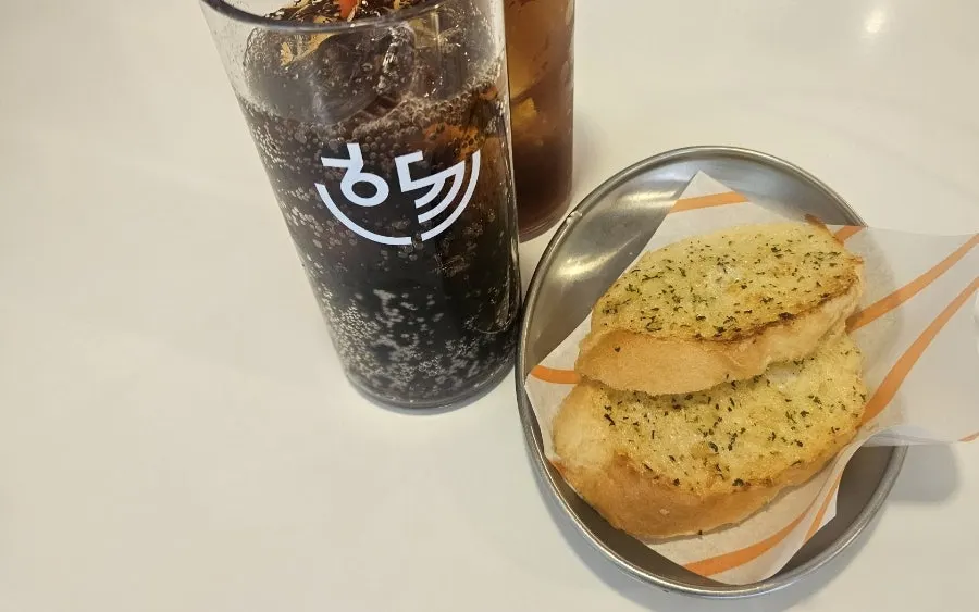 파스타한끼 노원본점 테이블 세팅