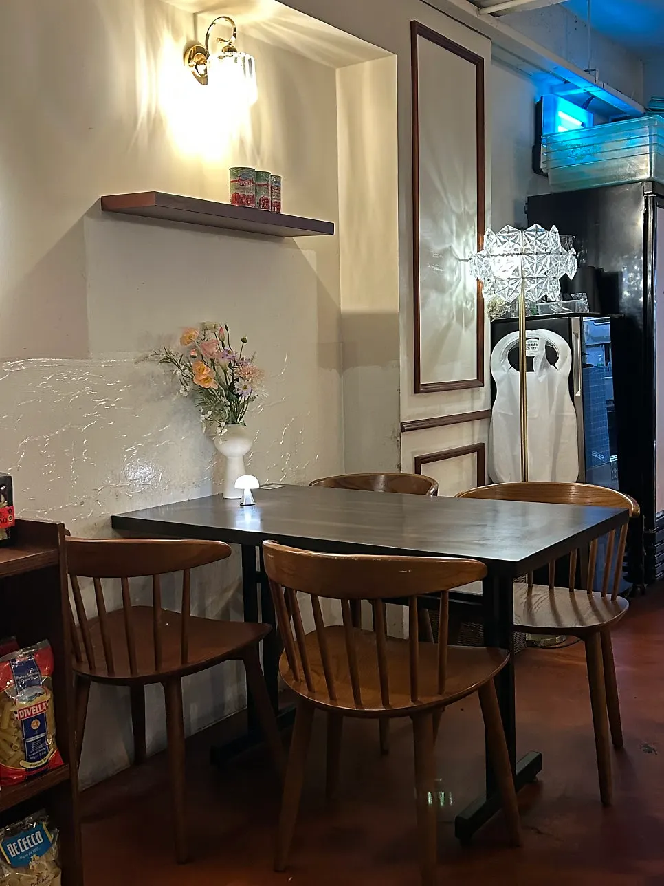 파스타 트리오 실내 좌석 전경