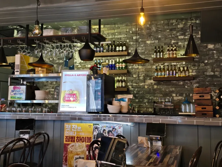 Interior atmosphere of Pasta Gram Yangjae Main Branch