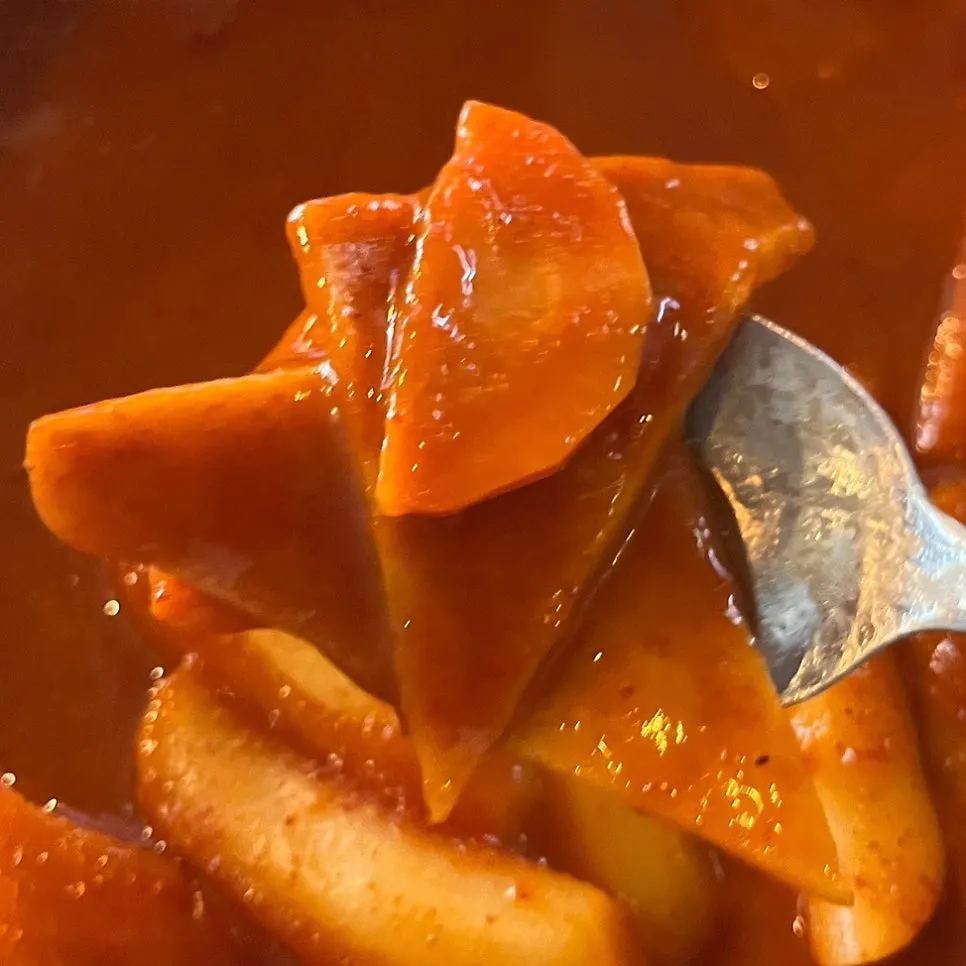 말랑한 떡을 건져 올린 모습