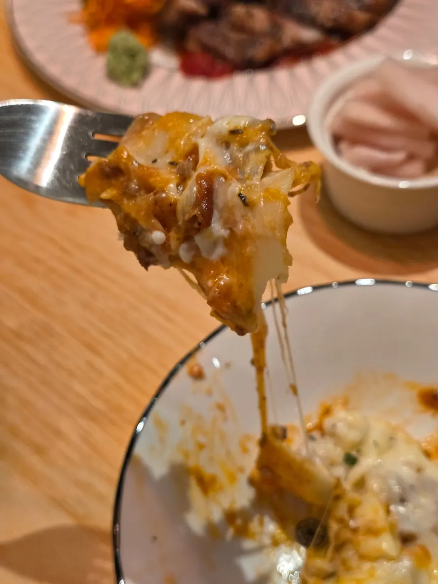 쭉 늘어나는 라자냐 치즈