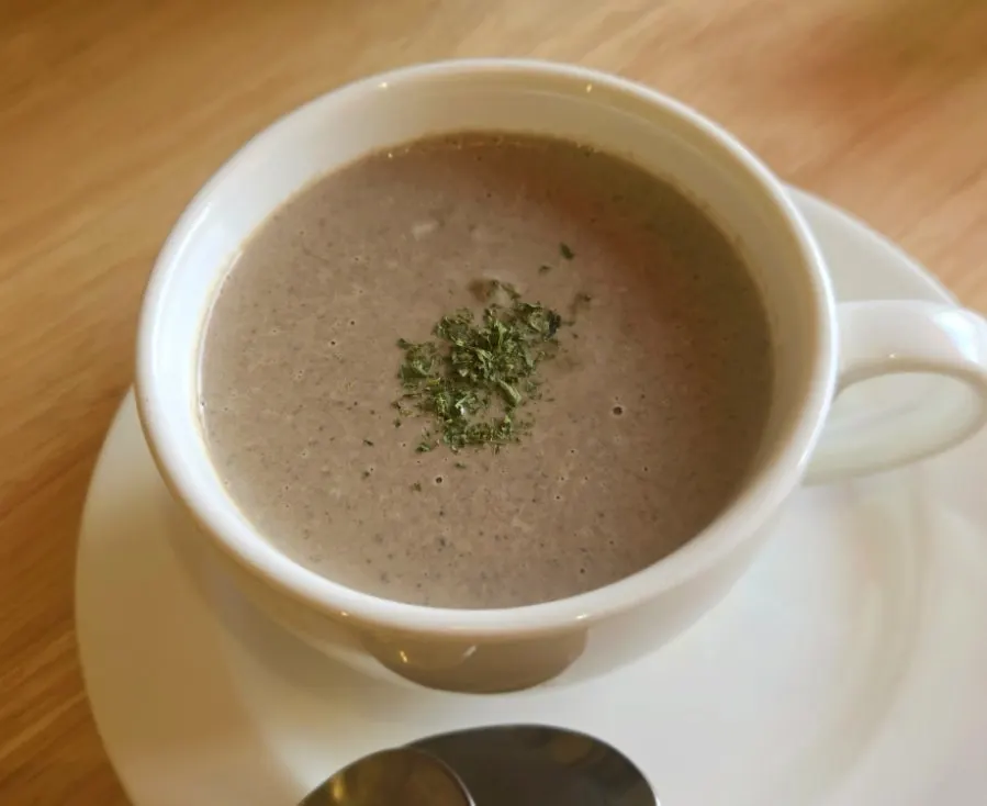 Mushroom cream soup served in a mug