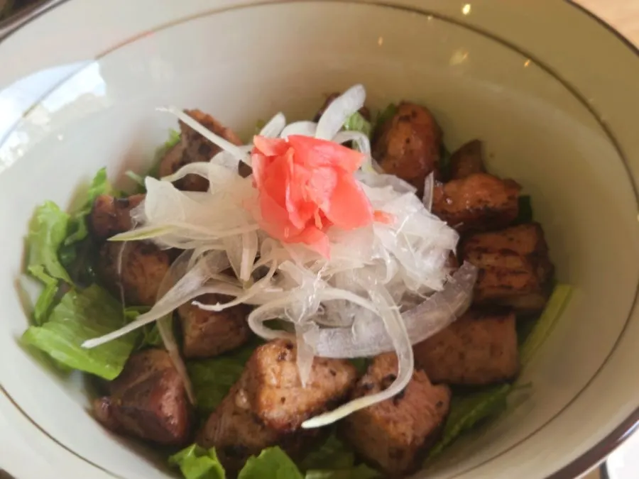Close-up of the cube steak bowl