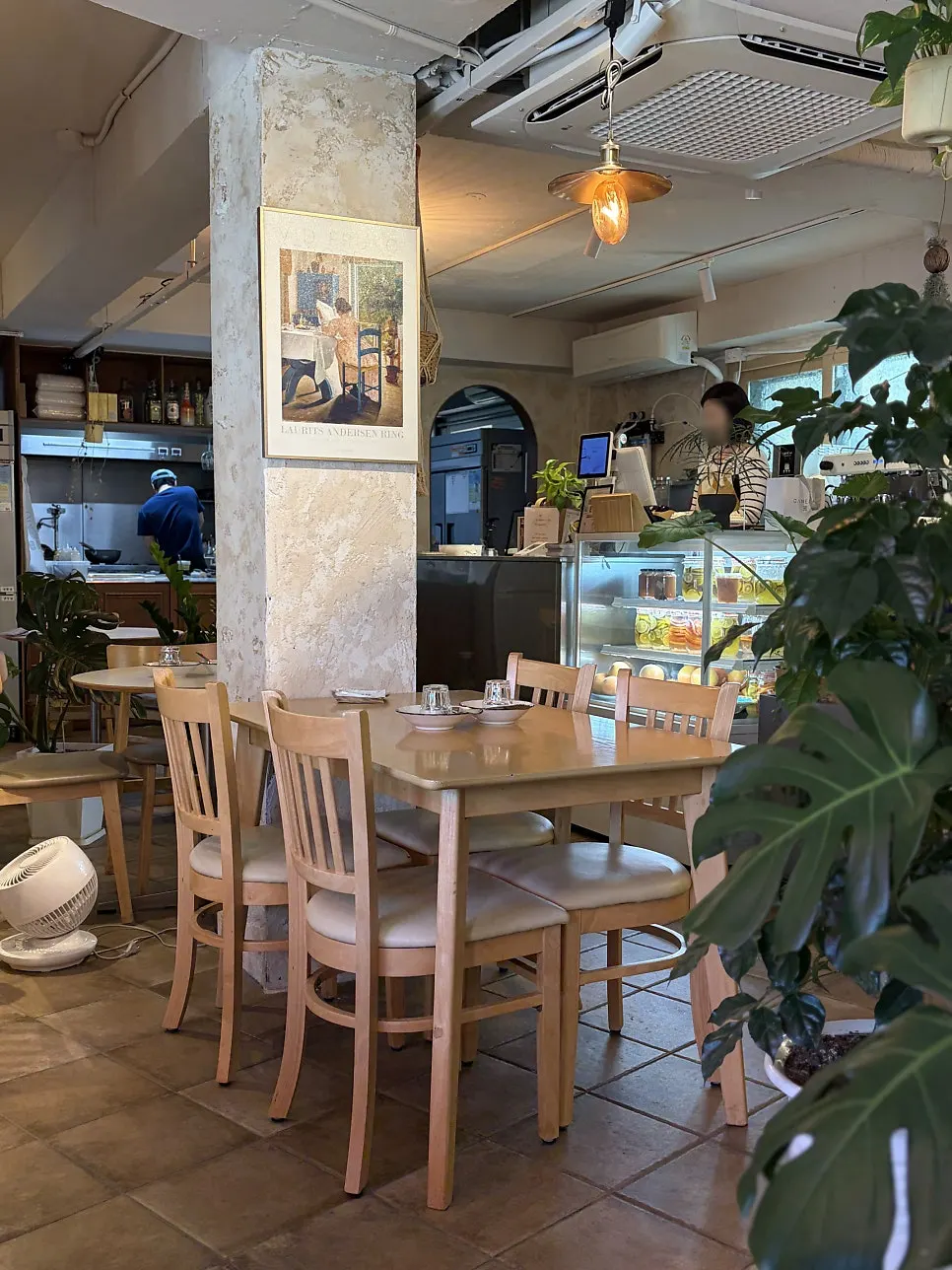 Warmly lit interior of Pastiar
