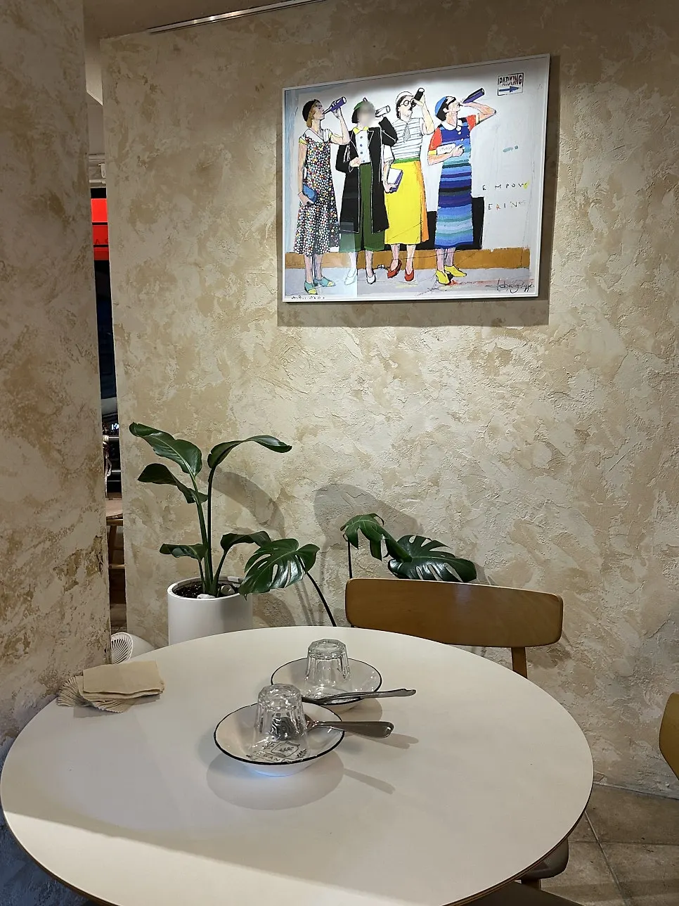 Pastiar's interior with sentimental decor pieces