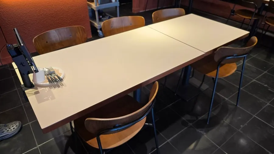 Overview of the seating inside Pastoboy
