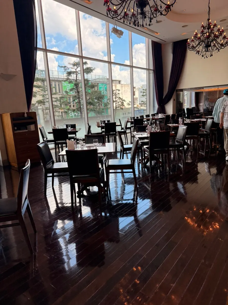 Hotel Kukdo Patio restaurant interior