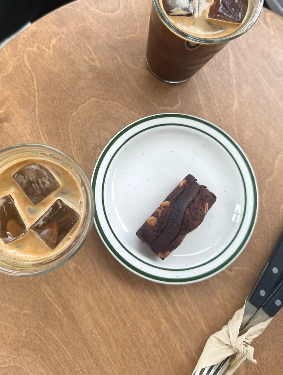 크레마가 올라온 파운커피 커피 클로즈업