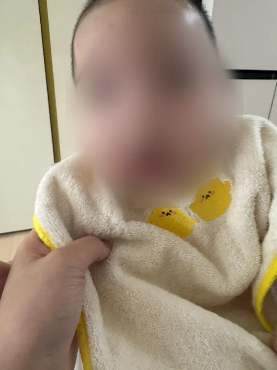 Checking the thickness of the wash-bib fabric