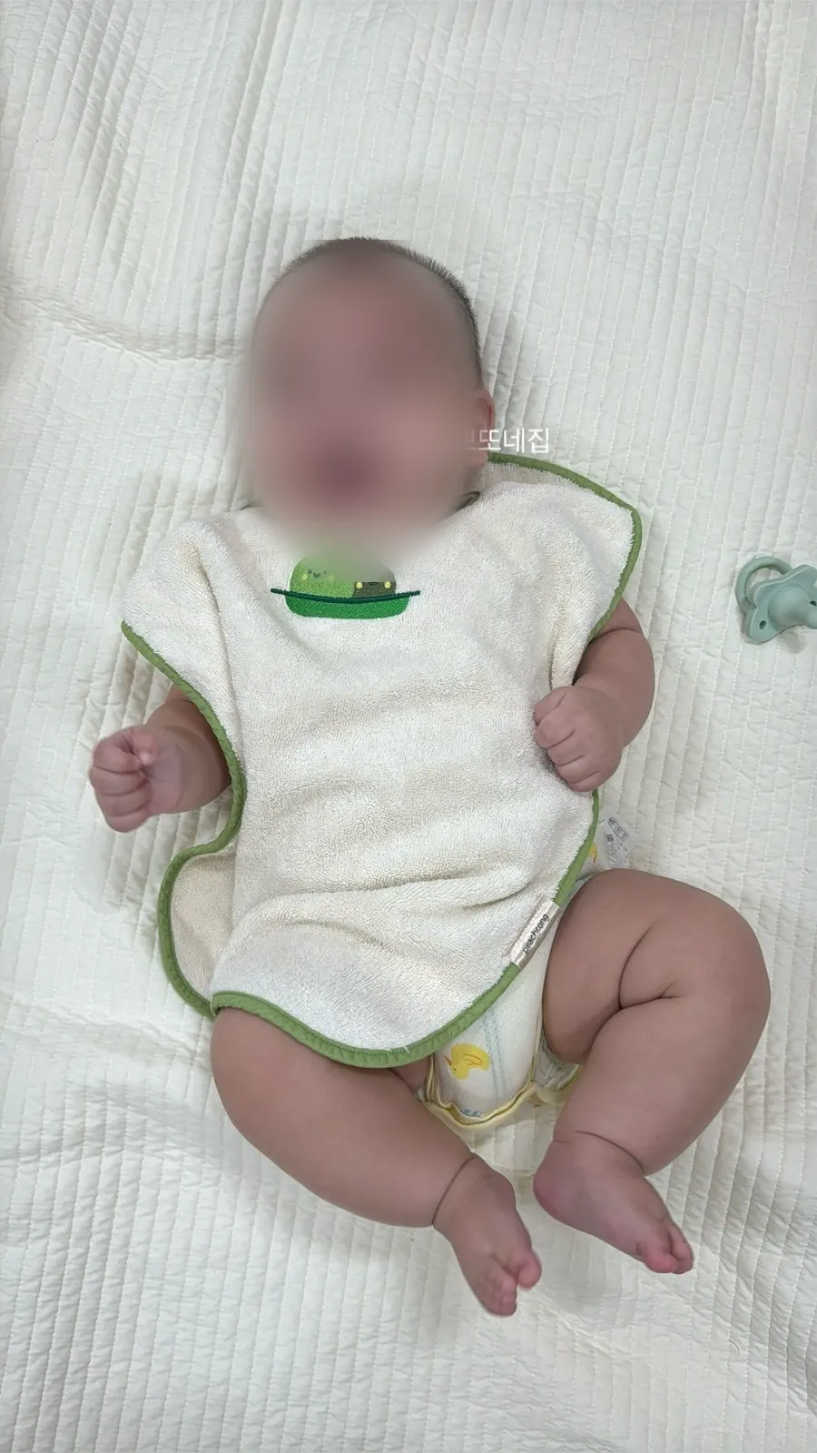 The two designs, chickpea and green pea, side by side