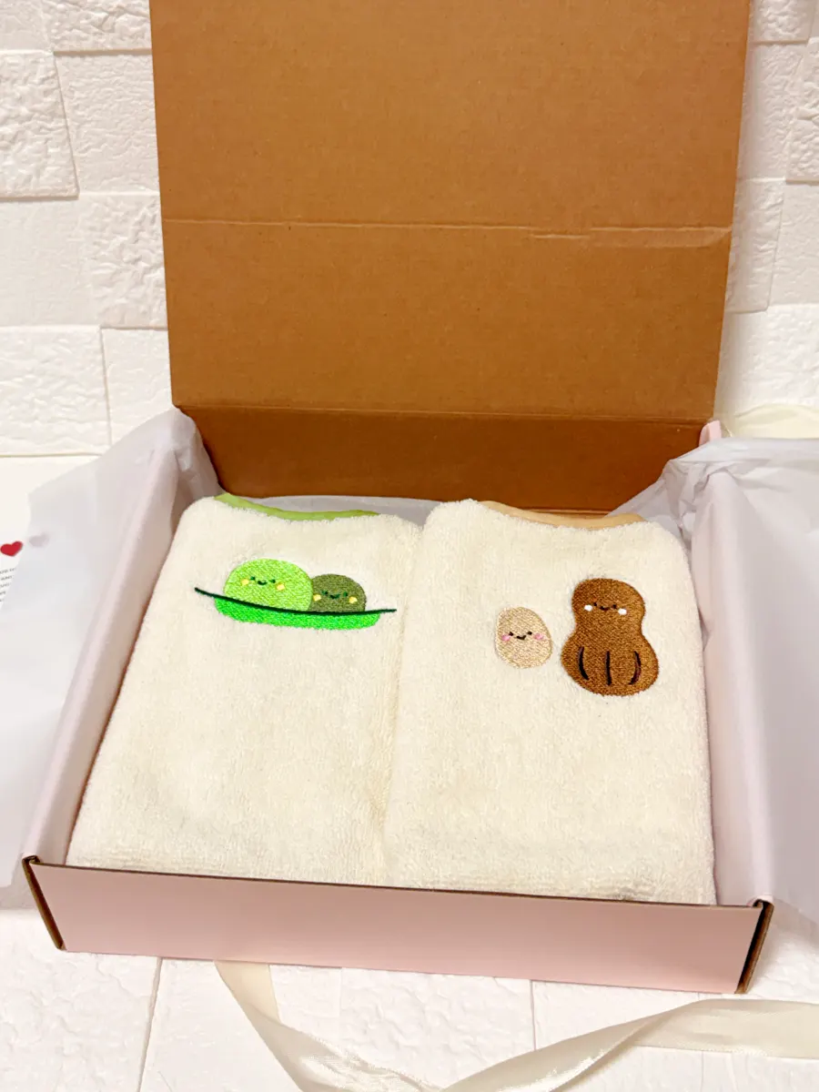Baby face-washing wash bib
