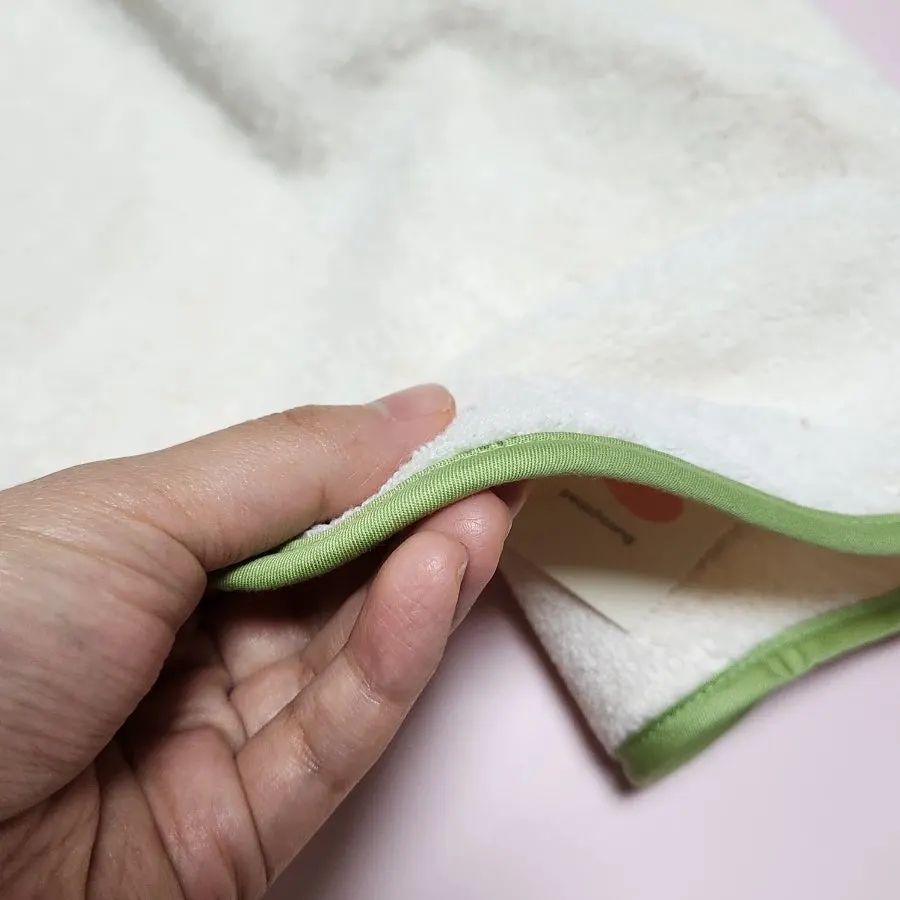 Soft, thick wash bib