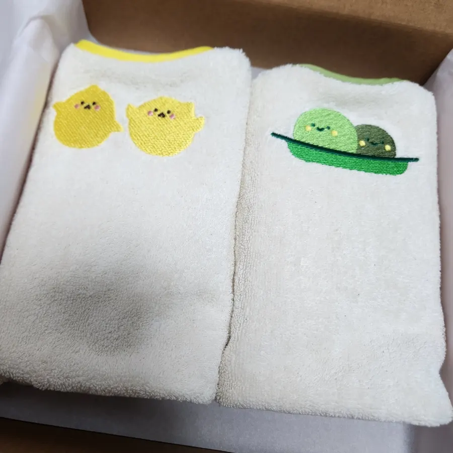 Made-in-Korea wash bib
