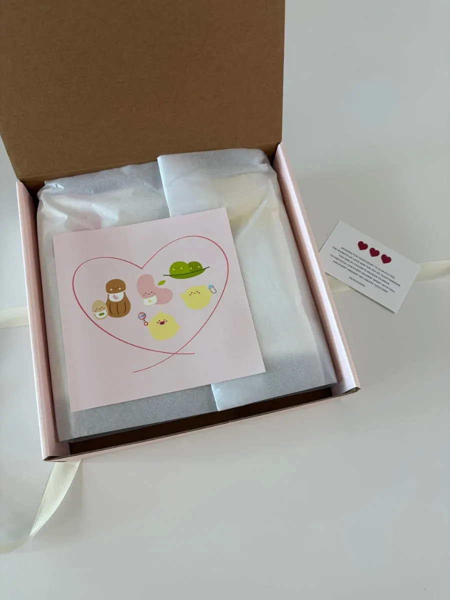 포장지 안에 담긴 워시빕 두 장
