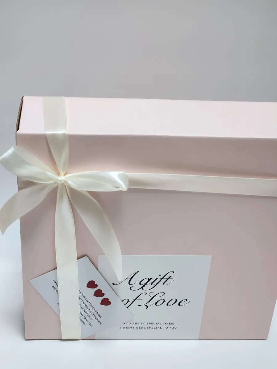 Gift-ready wash bib packaging