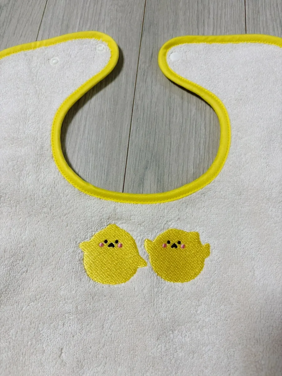 Peach Kong Wash Bib fabric and stitching details