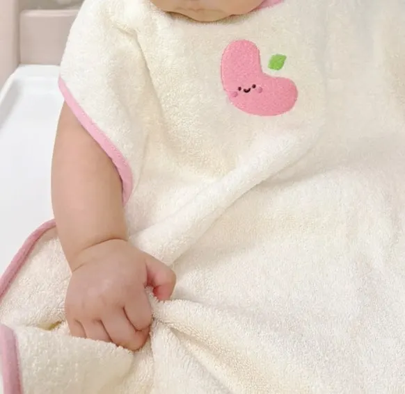 Thick Peach Kong Wash Bib fabric detail