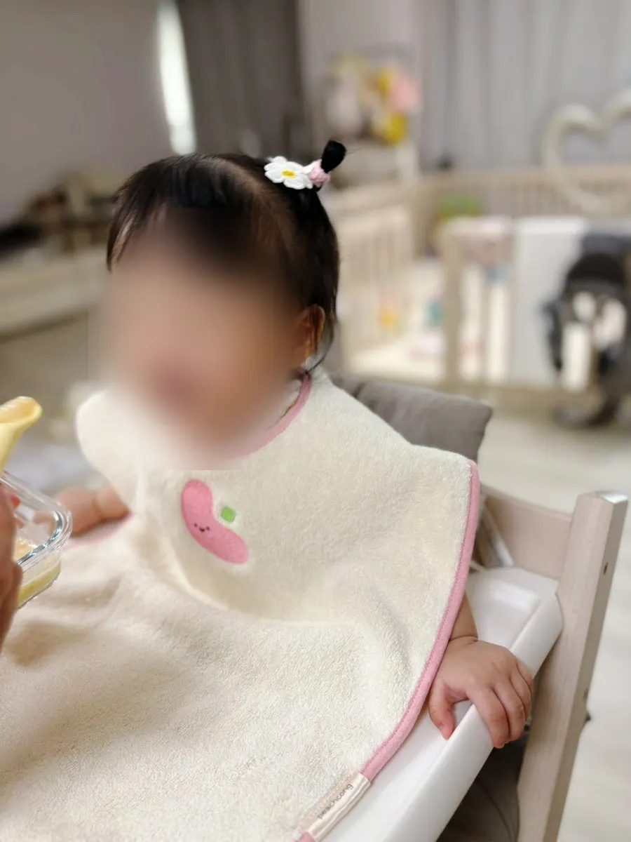 Wash Bib used during a 9-month-old’s meal
