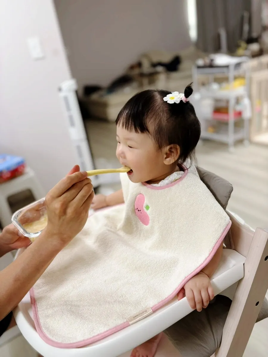 Long baby Wash Bib for feeding