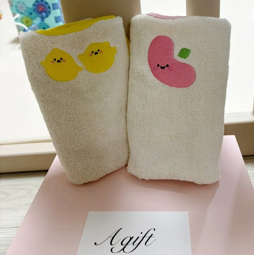 Peach Kong Wash Bib two-piece set overall review