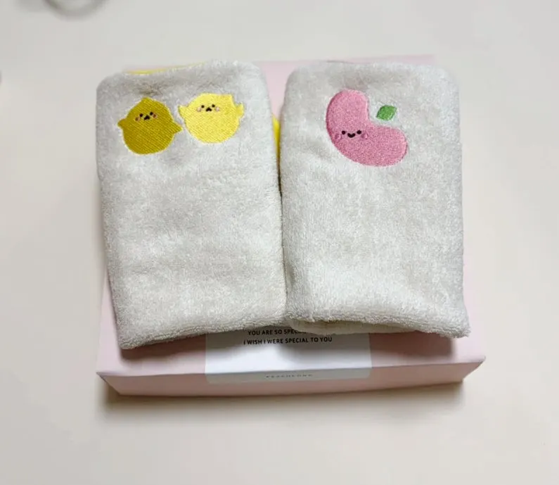 Baby Wash Bib with chick and Peach Kong designs