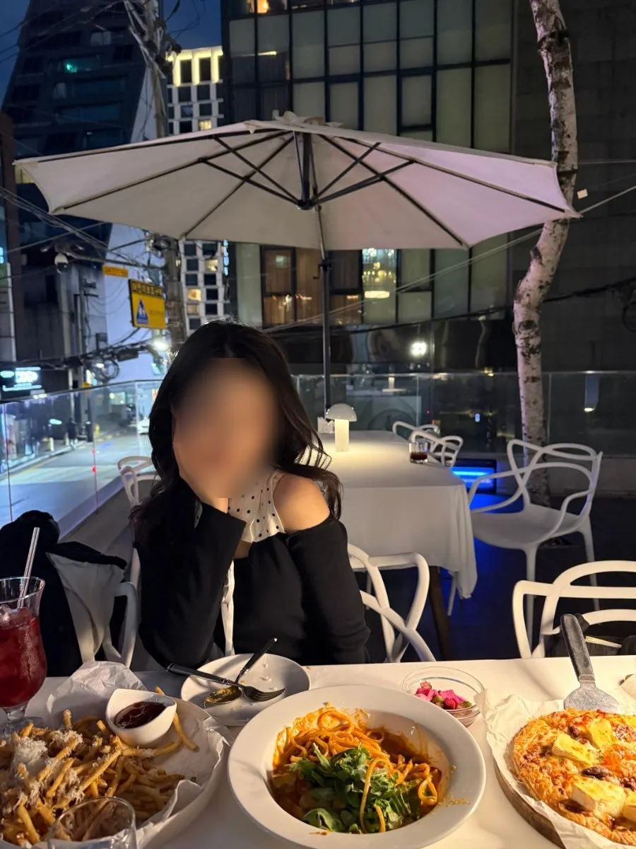 Table setting at Cheongdam terrace favorite People the Terrace
