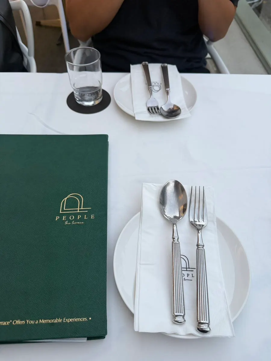 예약해서 앉은 피플더테라스 야외 테라스 자리