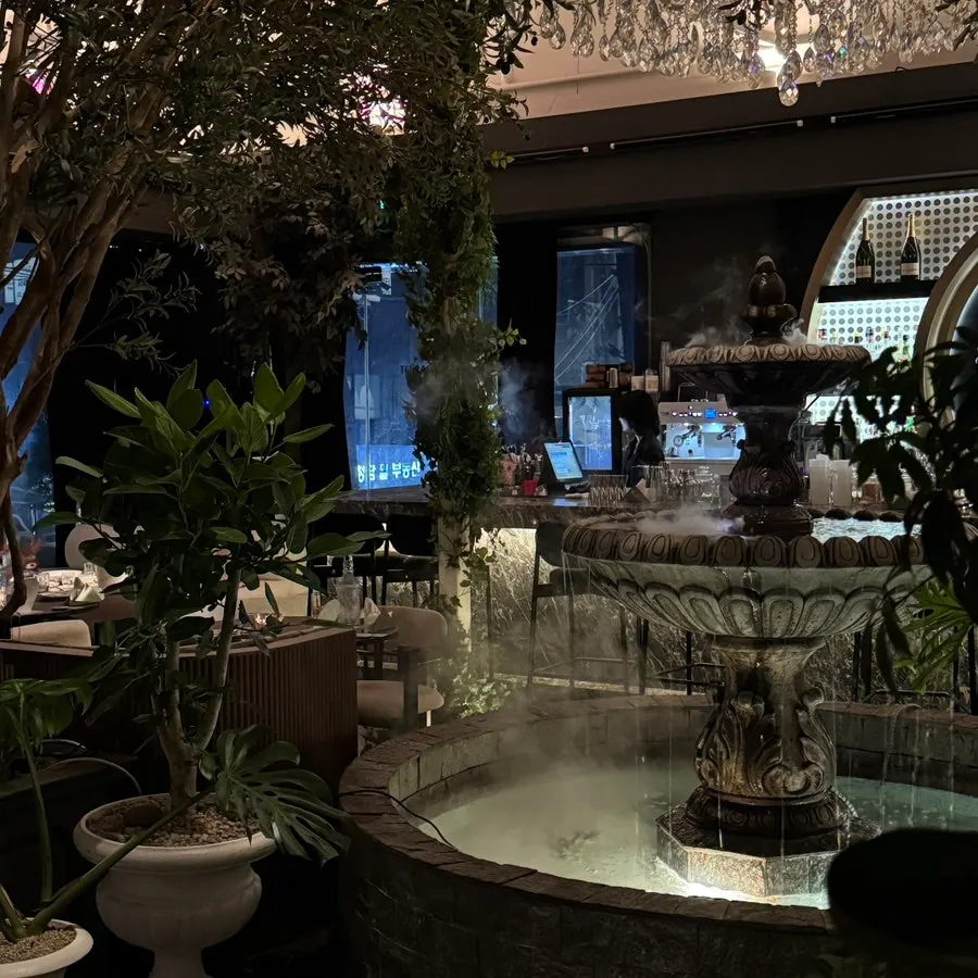Espacio interior de People the Terrace