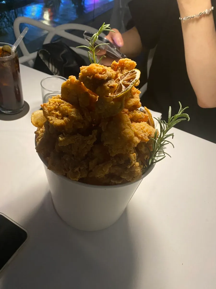Balde de pollo frito