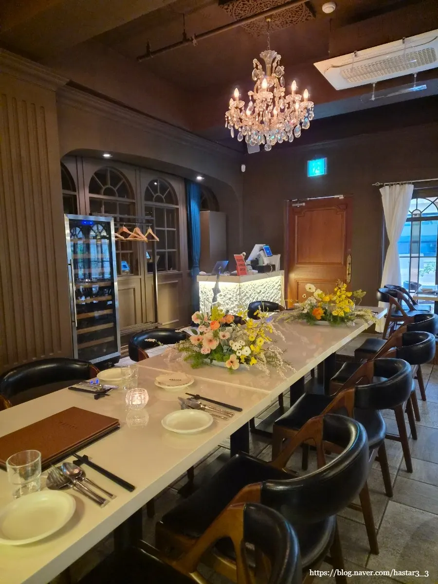 Refined interior details at Pepite
