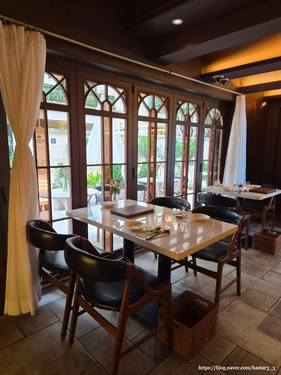 Atmosphere at Pepite in Cheongdam-dong