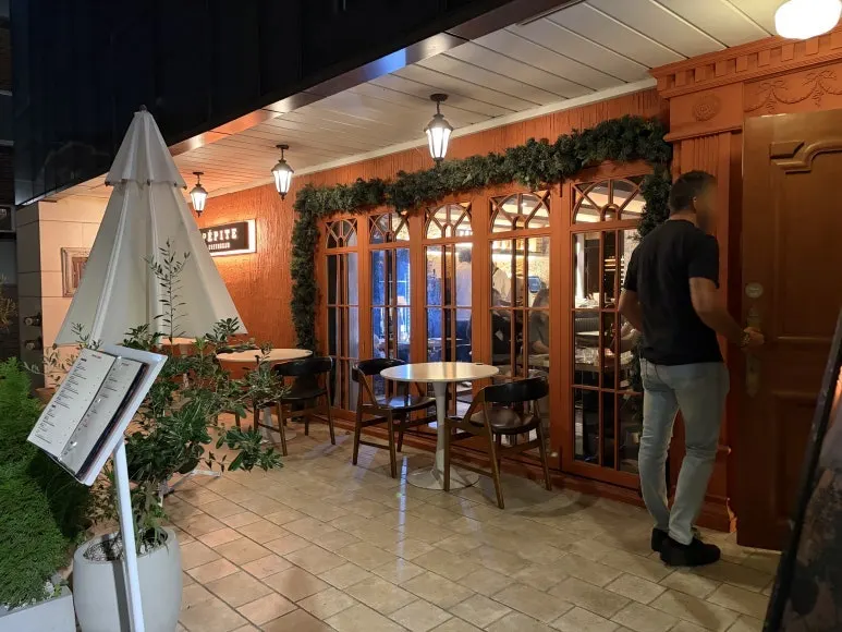Warmly lit interior view of Pepite