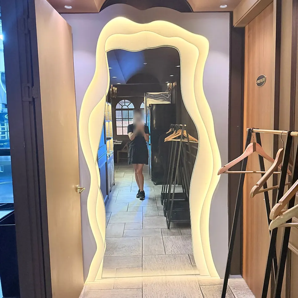 페피트 코너 거울 포인트
