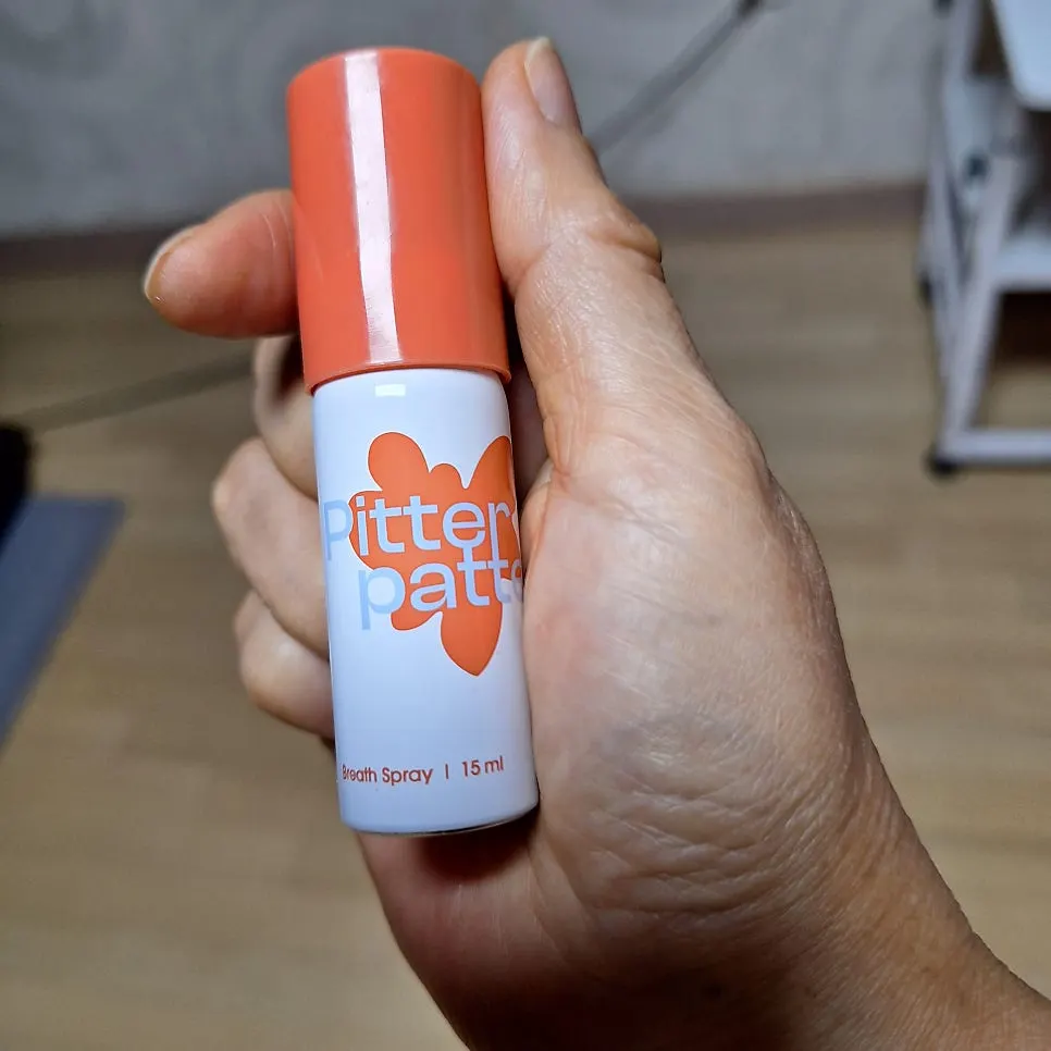 Imagen del spray bucal con la información de ingredientes sin aditivos