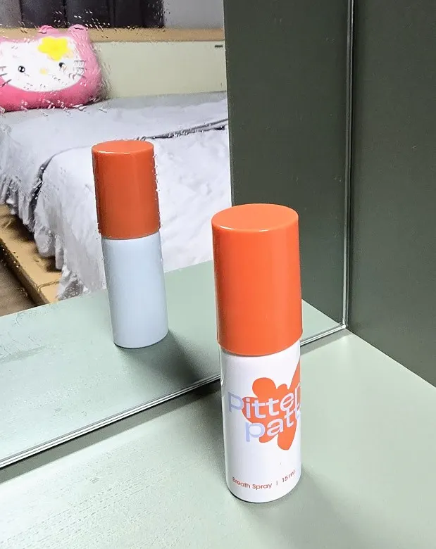 Mouth spray in a convenient portable size