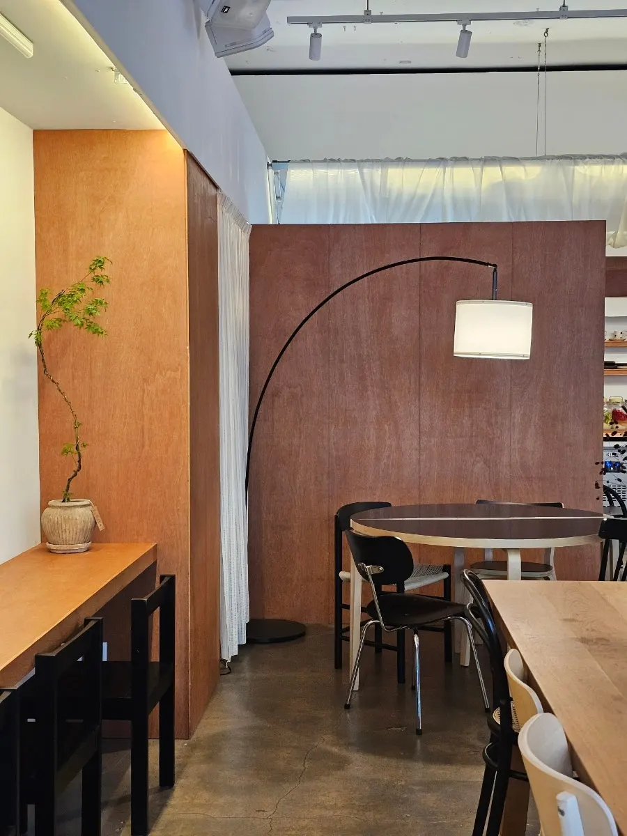 Exterior view of Petrico café near Hapjeong Station