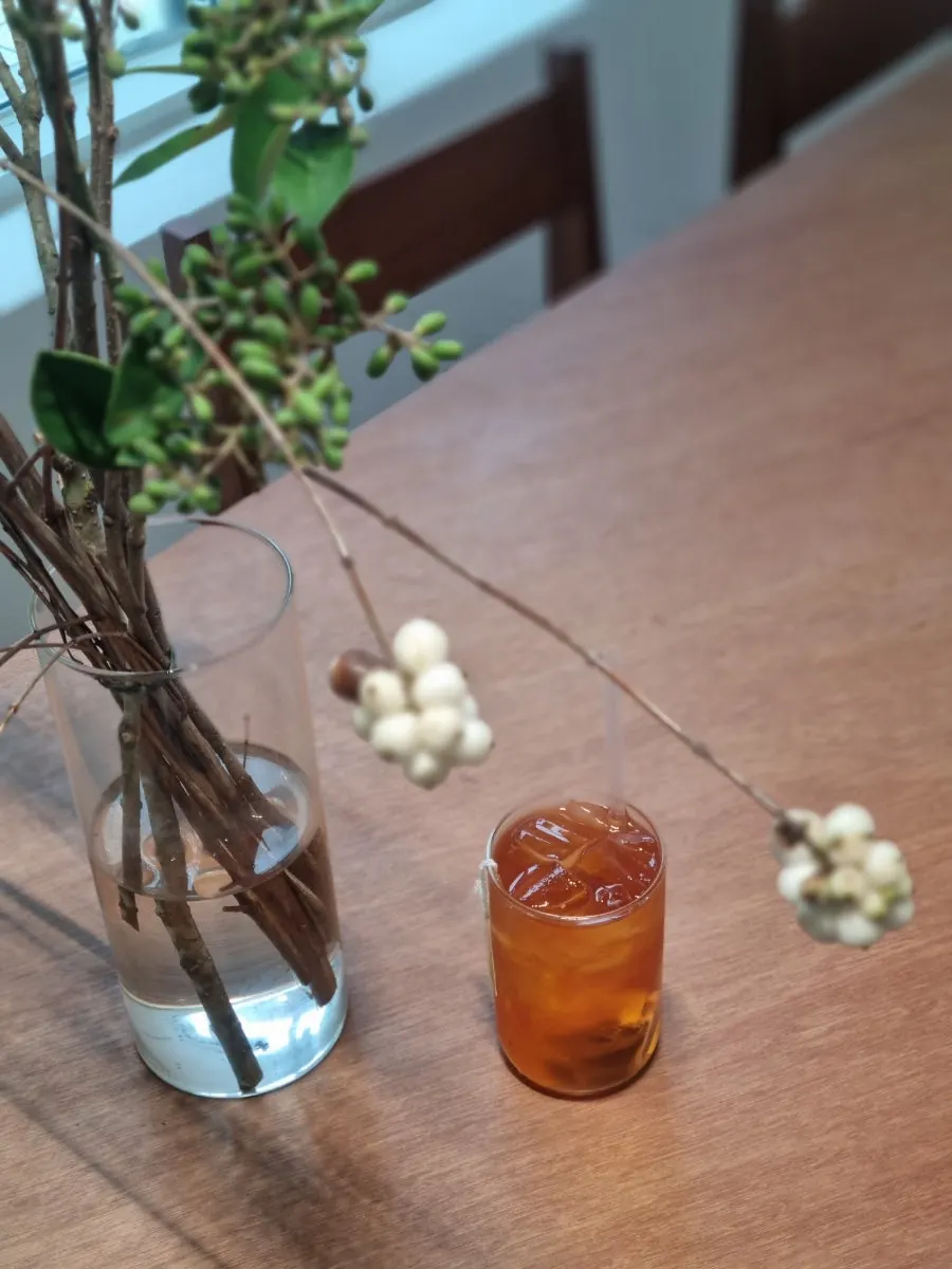 크림 카라멜 티 한 잔 클로즈업