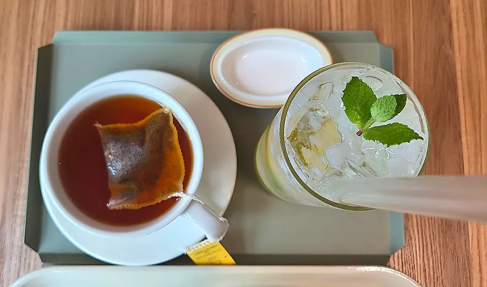 A cup of Petrico's TWG crème caramel tea