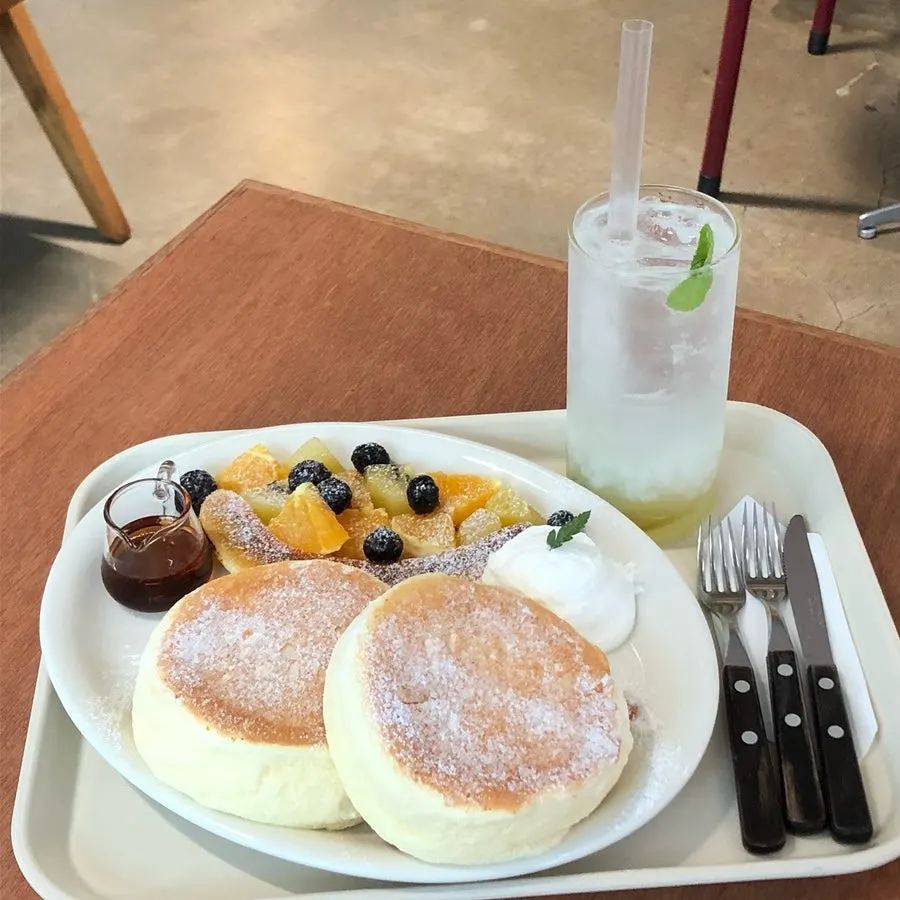 Cross-section of the fluffy soufflé with fruit