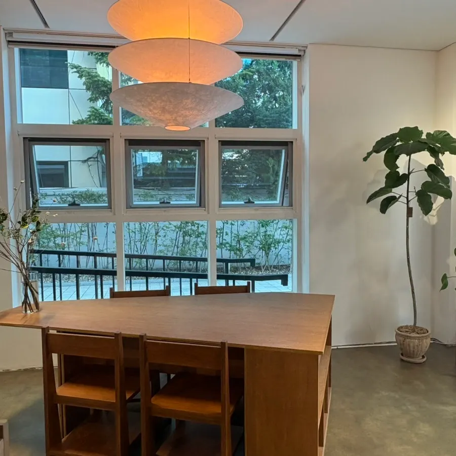 A table at Petrico Yeonnam, great for a date course